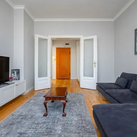 Charming 1bd Next To Women's Market By Flat Mаnager Daire Sofya